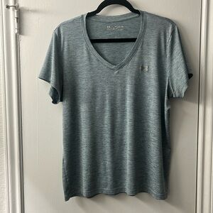 Under Armour loose blue v neck tee 2XL